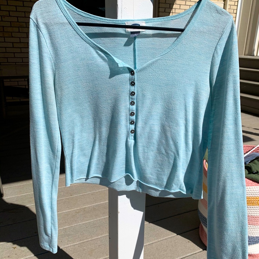 Cropped long sleeve shirt